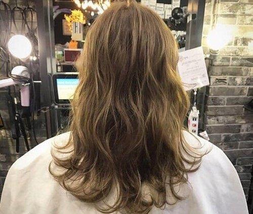 刚烫完头发要注意什么 刚烫完头发的注意事项