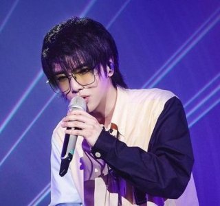 ​深夜单曲循环的说说(单曲循环的心情短语)