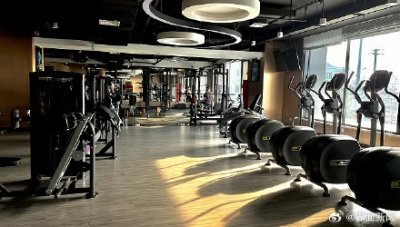 ​健身服装也消费降级，穿老头衫健身的人越来越多