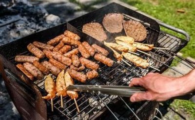 ​户外烧烤要准备什么东西(自己户外烧烤攻略)