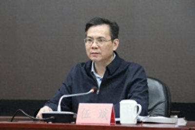 ​他被补选为厦门市人民政府市长