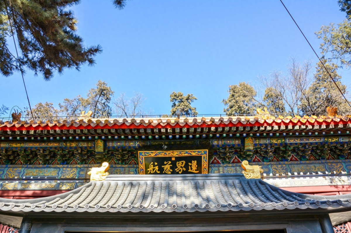 潭柘寺位于北京西部门头沟区,为北京知名景点之一