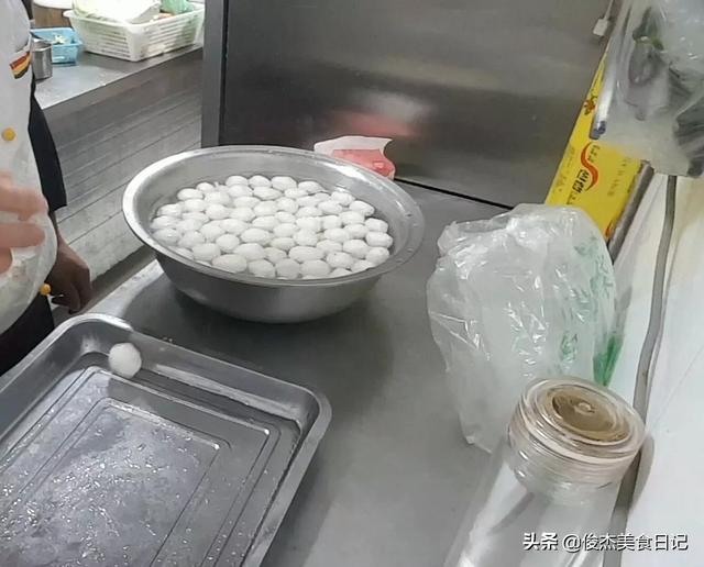 自制鱼丸最简单的方法(按着这个方法做鱼丸)(10)