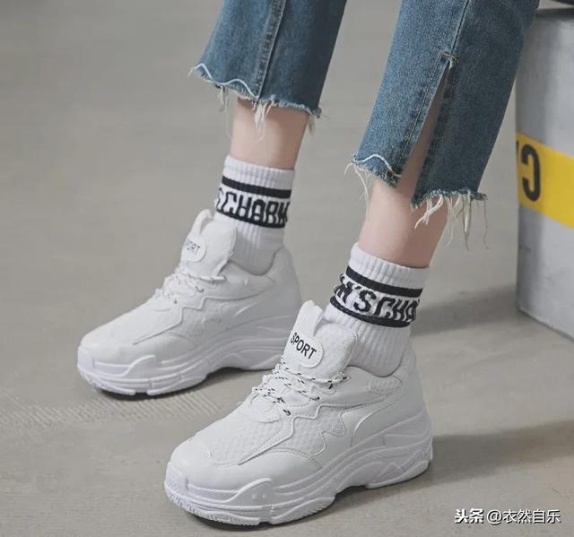 今年秋冬最流行的休闲女鞋(眼下正火的6款运动女鞋)(5)