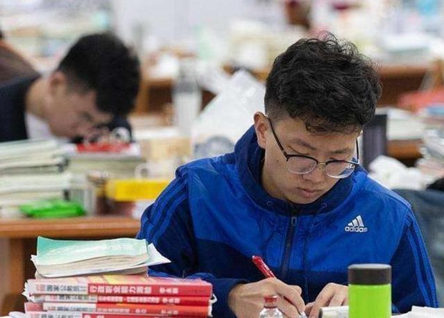 2025年研究生又扩招了吗（2025校研究生迎坏消息）(11)