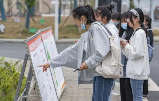 2025年研究生又扩招了吗（2025校研究生迎坏消息）(8)