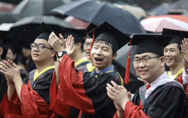 2025年研究生又扩招了吗（2025校研究生迎坏消息）(1)