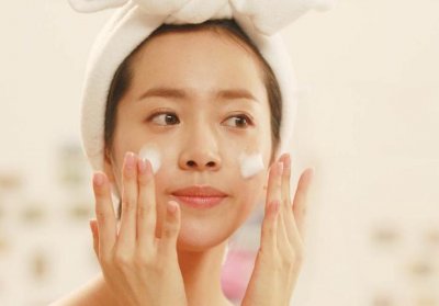 ​用什么洗脸可以变白（方法是什么）