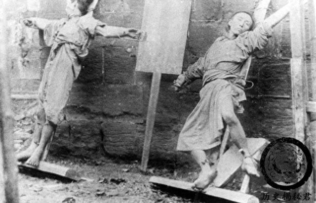 五花八门的清末刑罚老照片：图四脖子拴铁链，图九几乎无法动弹