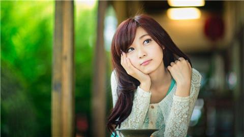 相亲女孩第一次加微信怎么聊高情商