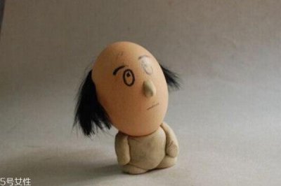 ​女性脱发多半与月经失调有关系