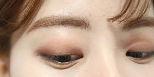 日系裸妆教程时尚（韩式裸妆美的清新自然）(2)