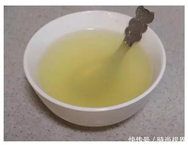 蜂蜜泡黑蚂蚁的功效（几滴蜂蜜掺入它中）(2)