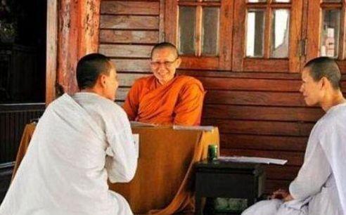 他是泰国女神“人妖皇后”，著称后却并且开始生产男儿身出家，现