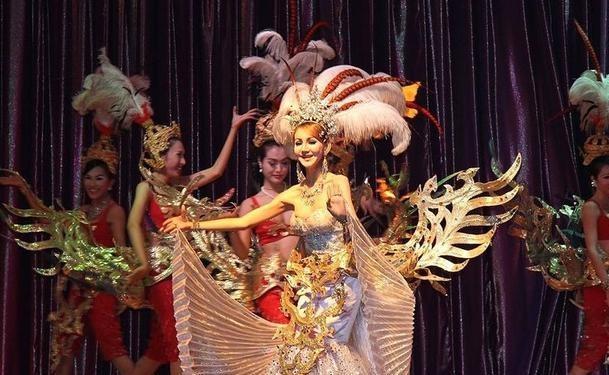 他是泰国女神“人妖皇后”，著称后却并且开始生产男儿身出家，现