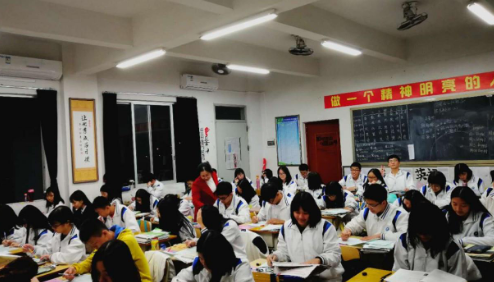 高三毕业寄语给同学,高三毕业祝福语图2