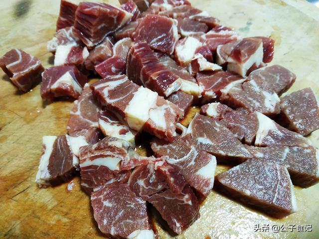 用电压力锅炖牛肉怎么炖（教你用电压力锅炖牛肉）(3)