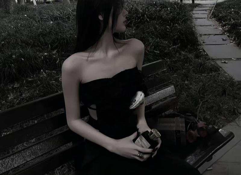  生孩子后公婆对我很好，却看到老公在洗浴中心的账单