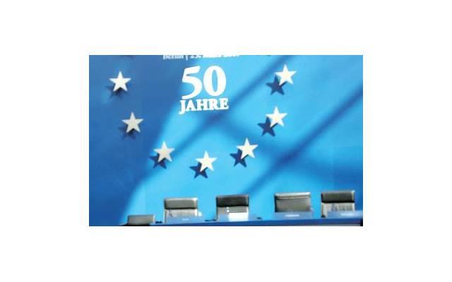 老公出轨还会碰自己的老婆吗,老公出轨后,还会对自己的老婆动情吗? 老公出轨还会碰自己的老婆吗,老公出轨后,还会对自己的老婆动情吗?