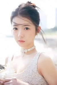 ​何蓝逗：从网络红人到影视新星的蜕变