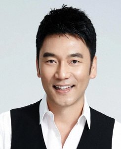 ​林依轮：全能艺人跨界发展，音乐影视美食三栖闪耀