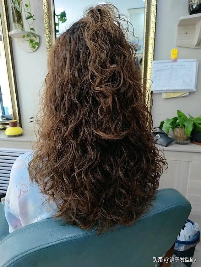 发型设计与脸型搭配中短发（精挑细选发型15款）(15)