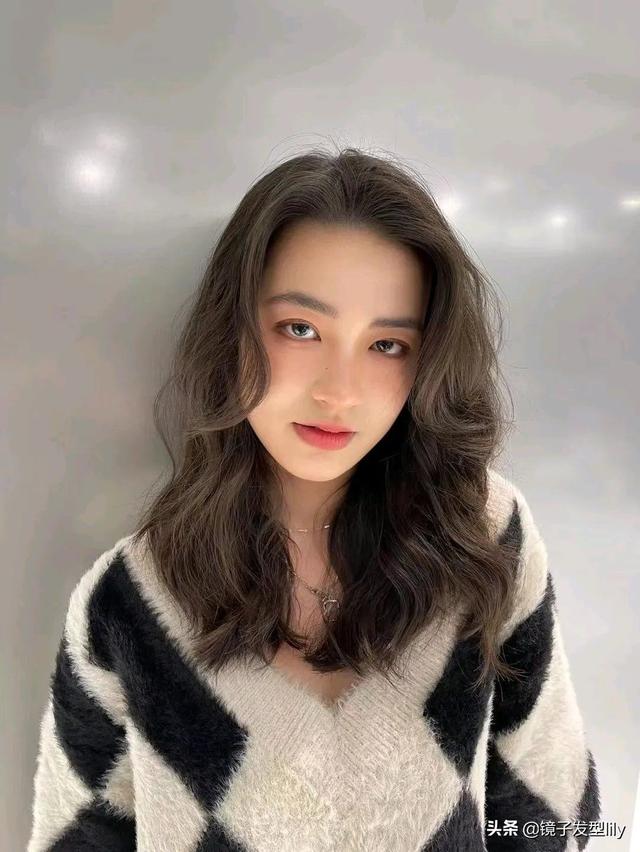 发型设计与脸型搭配中短发（精挑细选发型15款）(13)