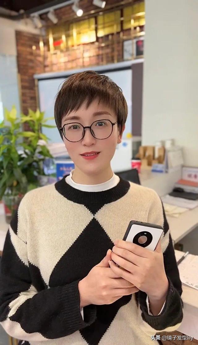 发型设计与脸型搭配中短发（精挑细选发型15款）(8)