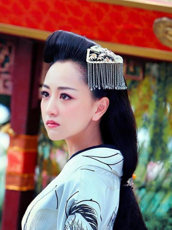 杨旭文、杨蓉新剧官宣时，被问是不是整容了？杨蓉霸气回应整容！