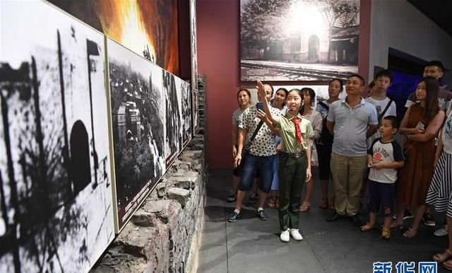 八一建军节的经典句子，形容军人威严气势的句子词语？图8