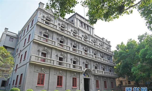 八一建军节的经典句子，形容军人威严气势的句子词语？图4