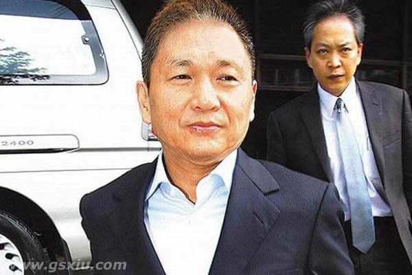 梁婖婷8分59秒 李宗瑞继母怀孕孩子是谁的