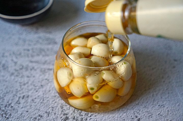 如何做腊八蒜(腊八蒜的正确做法简单易做)