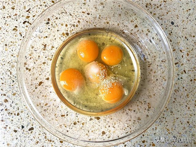 如何炒香椿炒蛋(香椿炒蛋最正确做法)(9)