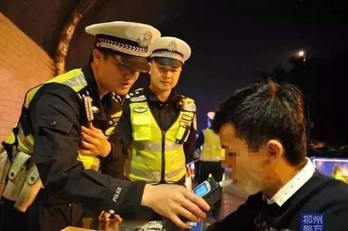 三罐啤酒能酒驾嘛