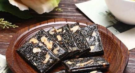 阿胶糕不能用什么锅熬，阿胶糕用铁锅做的能吃吗会有什么反应？图1