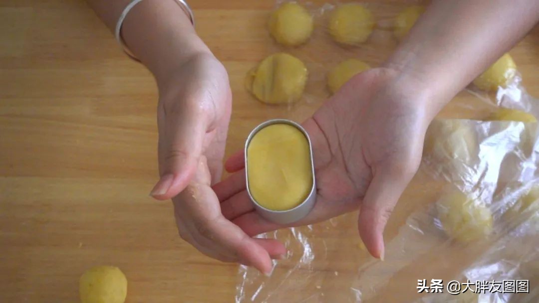 豆蓉是什么做的（一文了解制作豆蓉的所需材料）