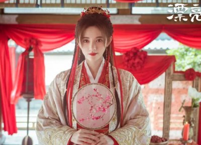 ​鞠婧祎两部新剧来袭，造型不错，粉丝欣喜若狂