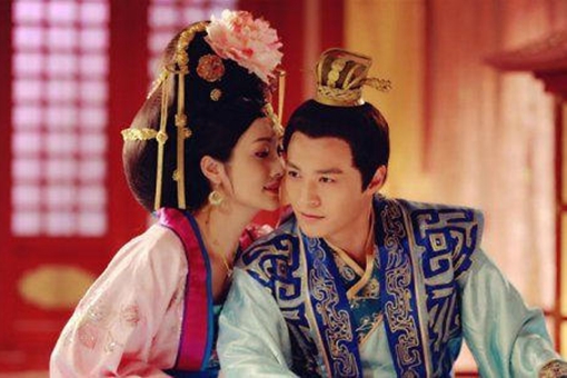 跪而吮上乳是什么意思?跪而吮上乳典故出处介绍 跪而吮上乳是什么意思?跪而吮上乳典故出处介绍