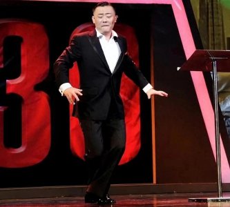 ​周立波从海派脱口秀巅峰到人生低谷的沉沦