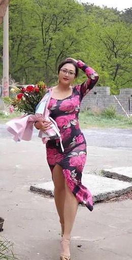 风韵犹存的家庭主妇(风韵犹存的家庭主妇怎么形容)