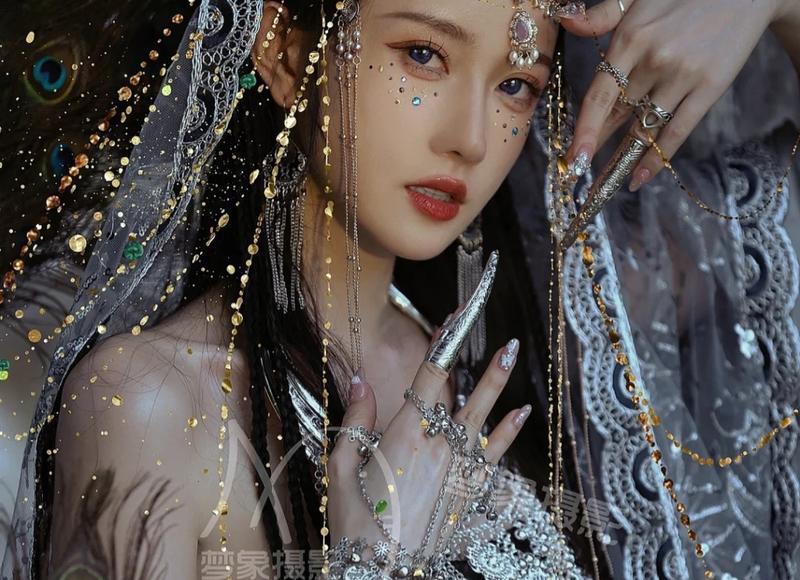 摩羯男直勾勾的看着你什么意思 摩羯男直勾勾的看着你什么意思