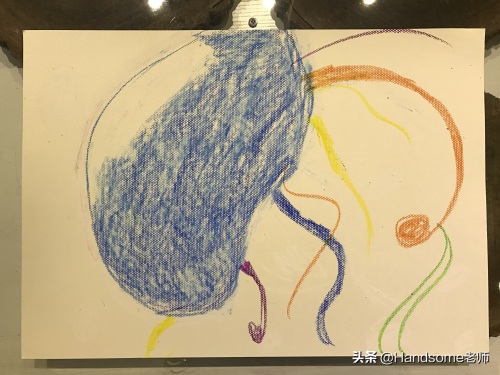 幼教之创意美术课程：油水分离画——慌慌张张的水母