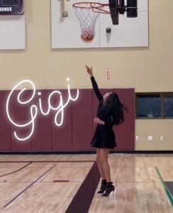 ​科比二女儿是篮球天才，穿高跟鞋也能运球自如，失事时正赶去训练