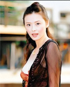 ​47岁女星萧淑慎：从璀璨星光到命运多舛，她究竟经历了什么？