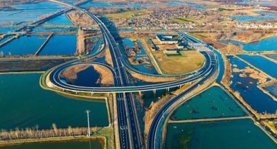 ​它有“京沪高速东线”之称，即将建成通车，苏北地区通行更加顺畅