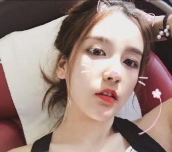 ​“Rita电竞椅”究竟是什么梗？看到她的表情，难怪网友会多想