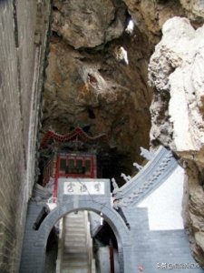 ​规模宏大的道、佛两教的古建筑群，辽宁省葫芦岛灵山风景区