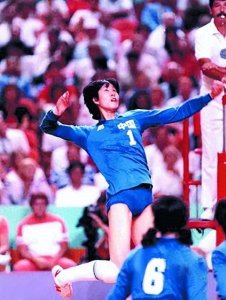 ​从“夺冠功臣”到“无奈退休”，张蓉芳究竟经历了些什么？