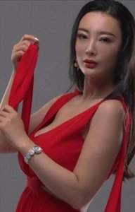 ​什么叫做“乳神”？中国乳神王李丹妮再惊艳，网友直呼有点过火